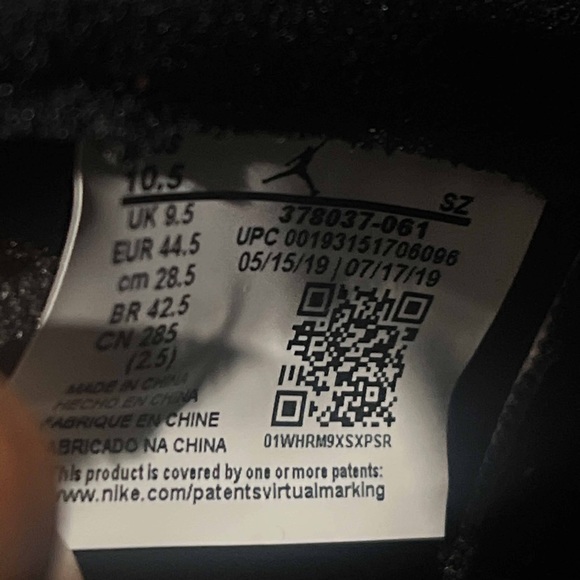 Jordan 11 “Bred” size 10.5 - Picture 3 of 4